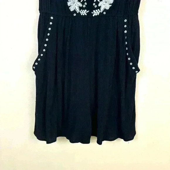 Love Fire Black Rayon Embroider Boho Peasant Cinch Waist V-Neck Romper Size L - Picture 2 of 16